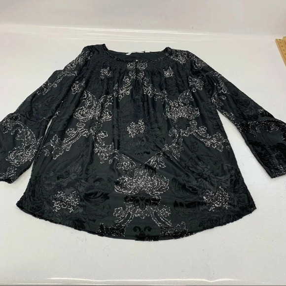 Isaac  Mizrahi Black Velvet Top‎ XS  Silver Sparkle Bell Sleeve Boho Whimsy Goth - Picture 7 of 14